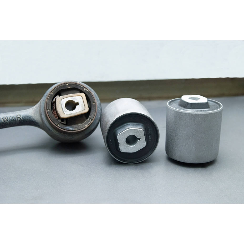 HARDRACE 7856 HARDEN RUBBER BUSHING BMW BMW E38 7'S 95-03 Photo-1