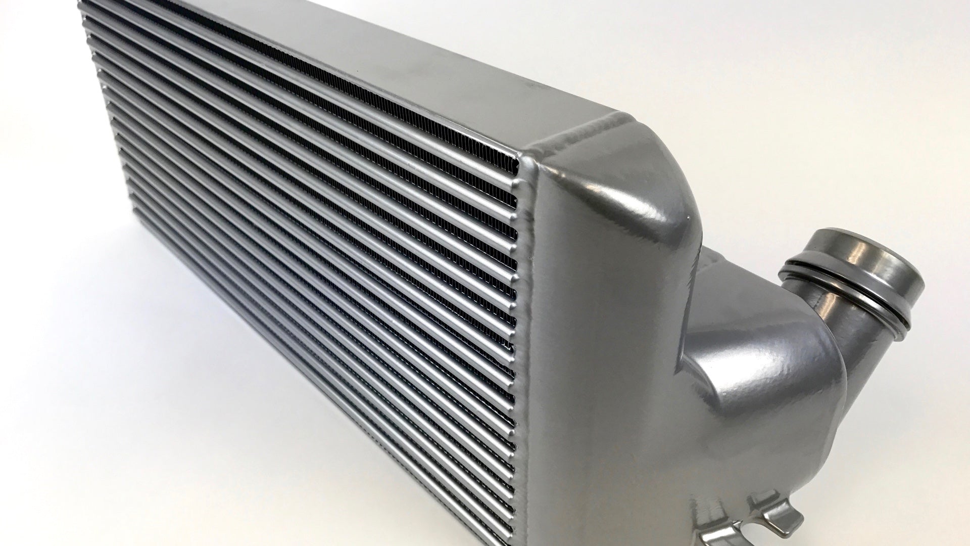 CSF 8115B Intercooler (black) for BMW BMW M2 (F87) / M235i (F22) / 335i (F30) / 435i (F32) / 435i (F36) Photo-2