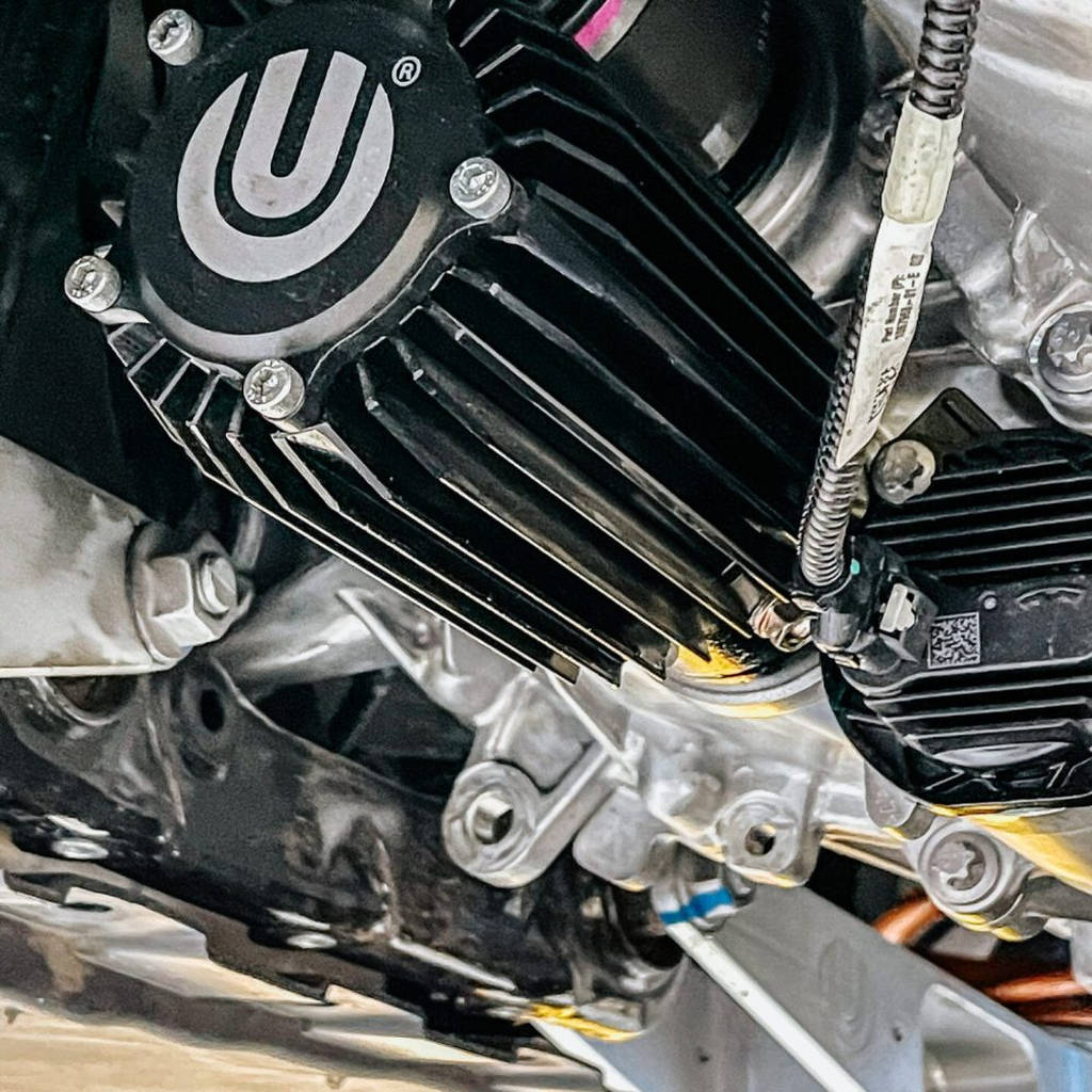 UNPLUGGED PERFORMANCE UP-M3MY-348-2.1 Enduro Drive Unit Oil Cooler and Magnetic Filter, Rear Drive Unit for TESLA Model 3 / Model Y Photo-1