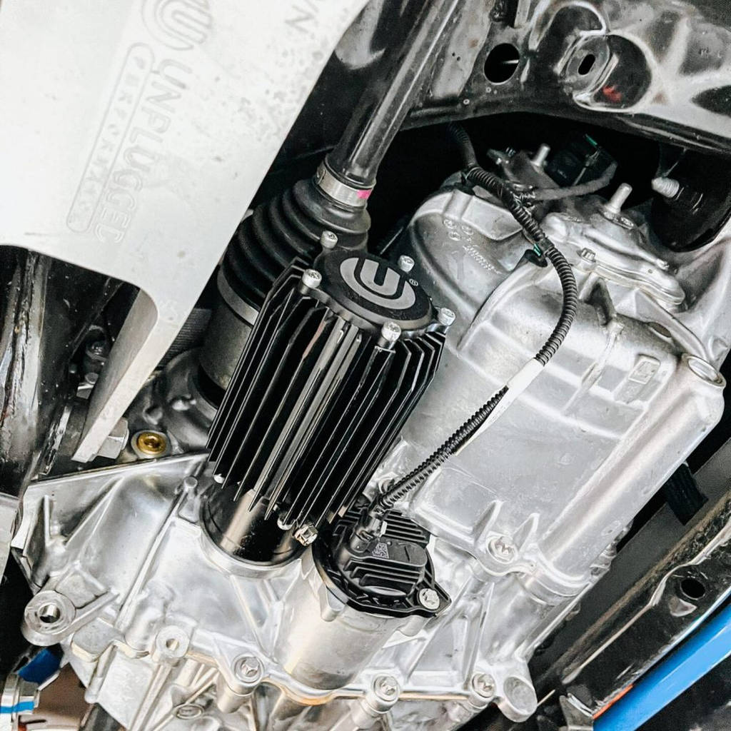 UNPLUGGED PERFORMANCE UP-M3MY-348-2.1 Enduro Drive Unit Oil Cooler and Magnetic Filter, Rear Drive Unit for TESLA Model 3 / Model Y Photo-2