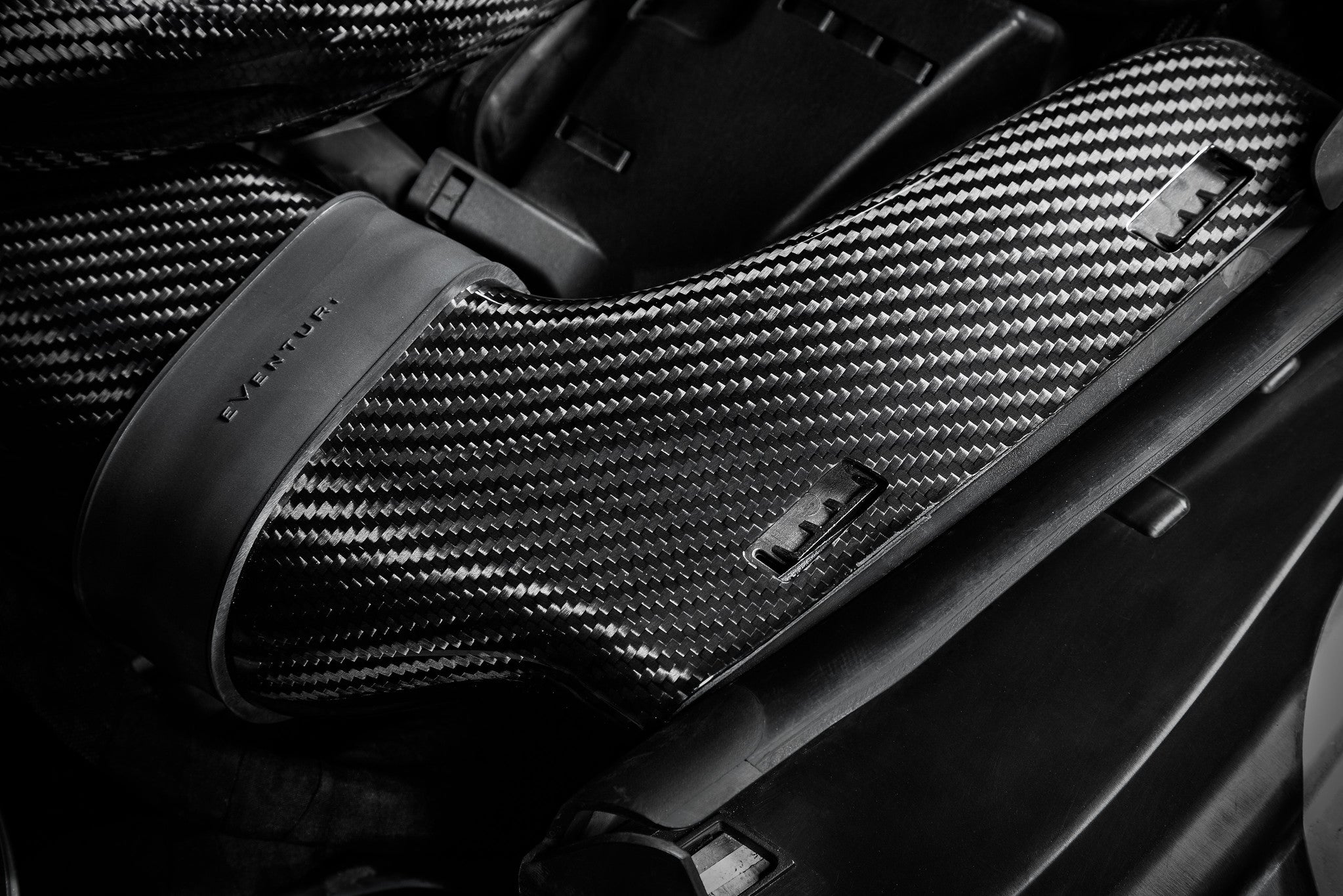 EVENTURI EVE-C63S-DCT Carbon Ducts for EVE-C63S-CF-INT System (Ver. 1 with Rubber Tubes) Photo-4