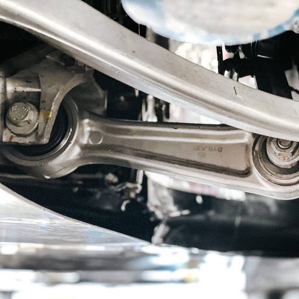 UNPLUGGED PERFORMANCE UP-MSMX-385-1.1 Front lower fore link control arms with spherical bushings left/right for TESLA Model S Plaid 2021+ Photo-8