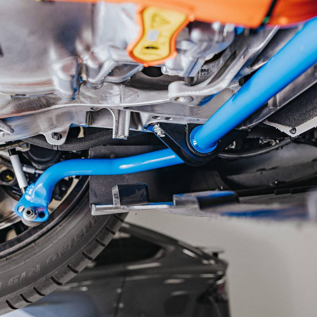 UNPLUGGED PERFORMANCE UP-MSMX2-444-1.1 Adjustable front sway bar for TESLA Model S / Model S Plaid 2021+ Photo-5