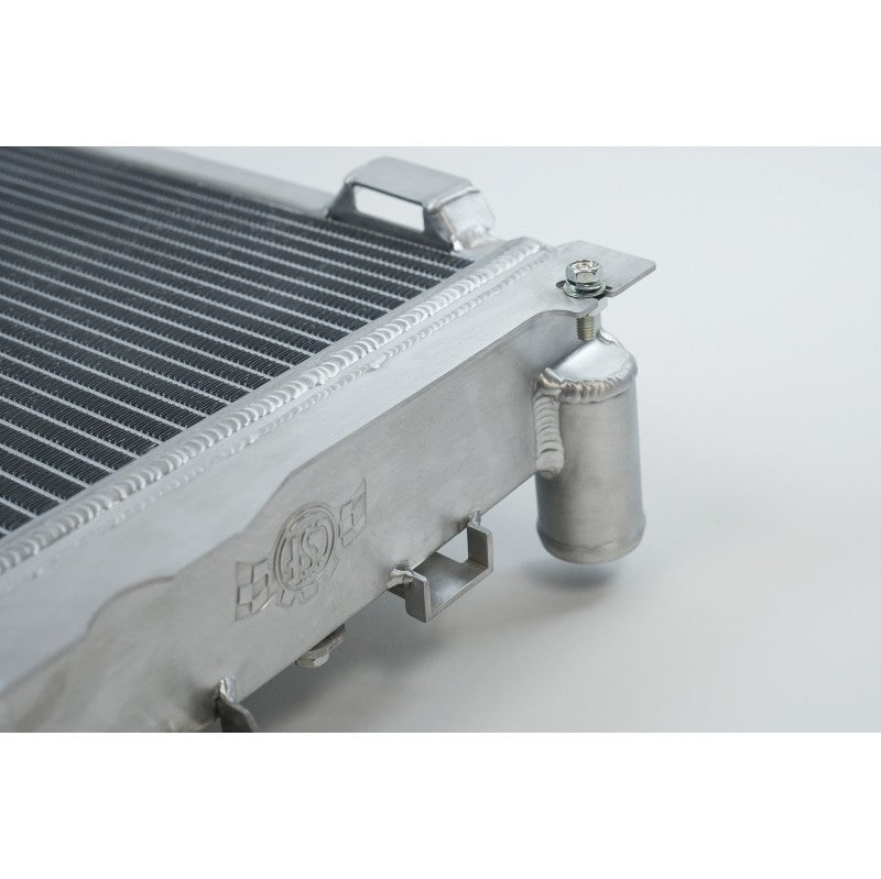 CSF 7220 High-Performance Aluminum Radiator for MERCEDES-BENZ W201 190E 2.3-16/2.5-16 Photo-3