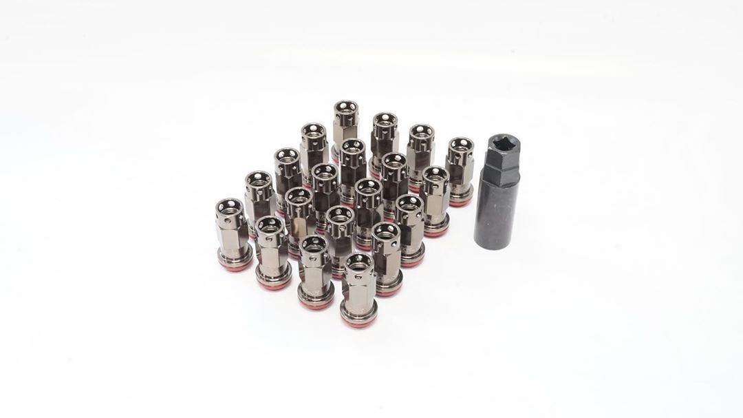 MUTEKI 32946T Lug nuts kit SR45-S 12X1.50 45mm SMOKE TITANIUM W/RED WASHERS Photo-0
