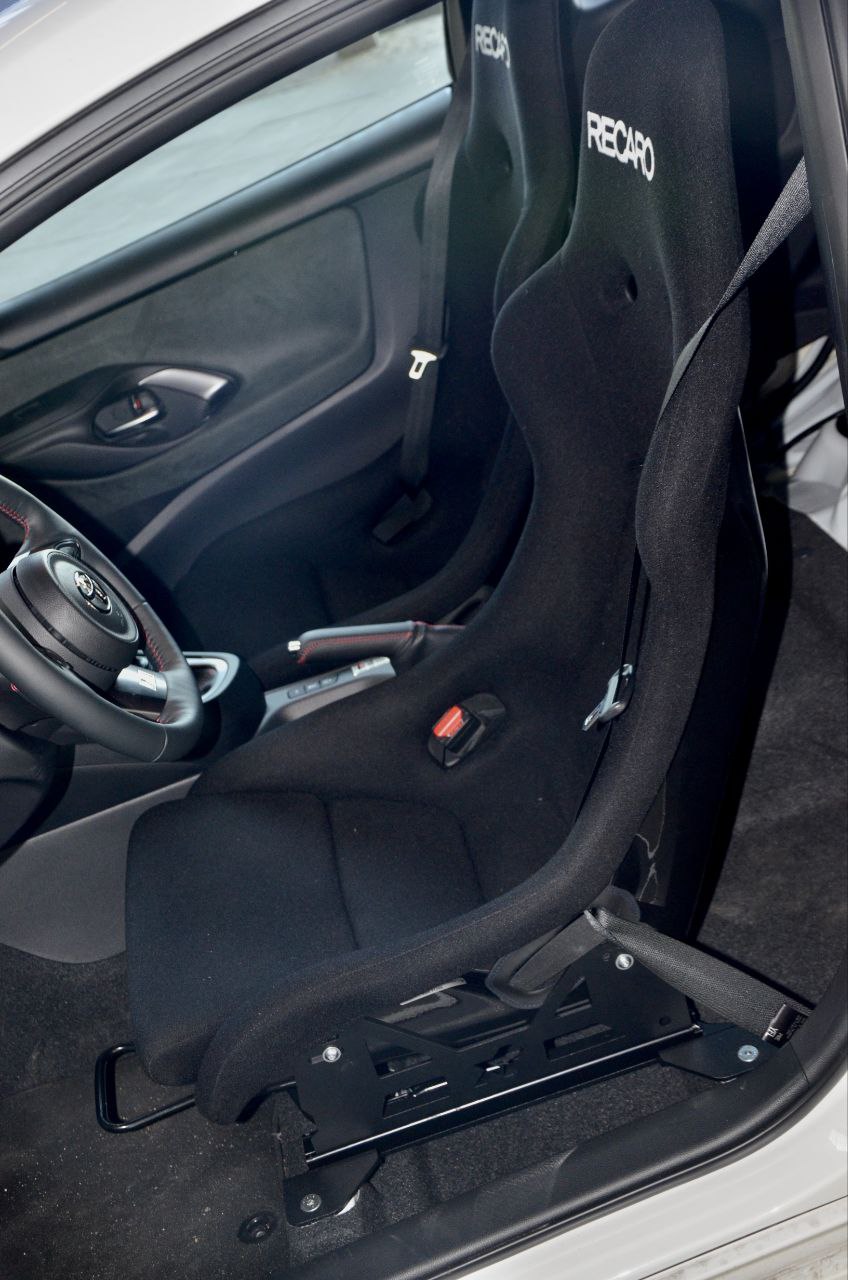 ATOMIC AT-002YL Seat Mount Kit left for Pole Position/SPG TOYOTA GR Yaris 2019+ Photo-3