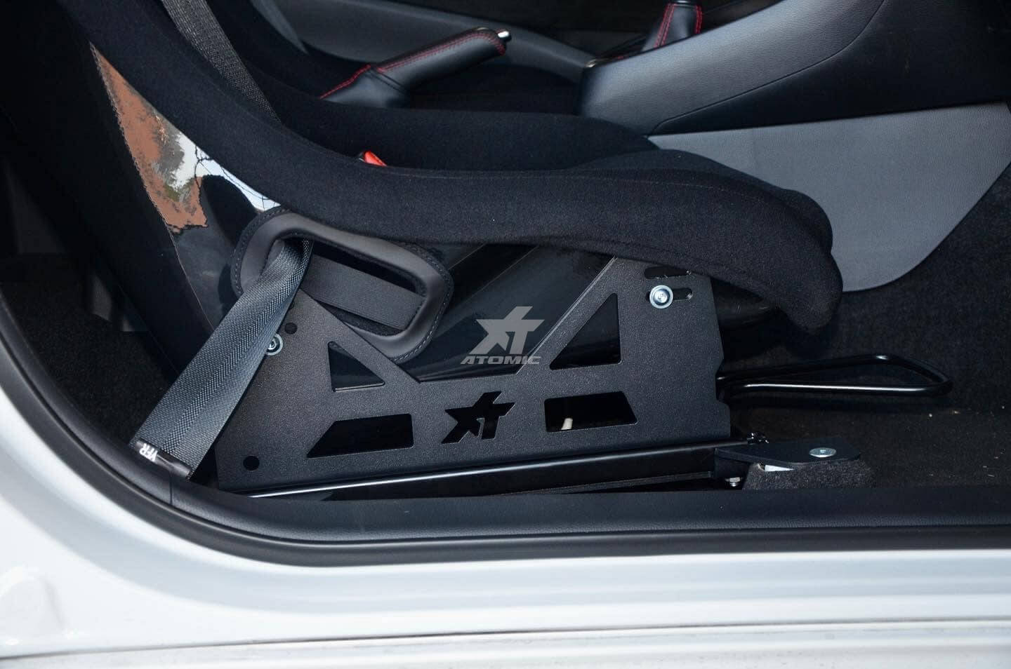ATOMIC AT-002YR Seat Mount Kit right for Pole Position/SPG TOYOTA GR Yaris 2019+ Photo-1